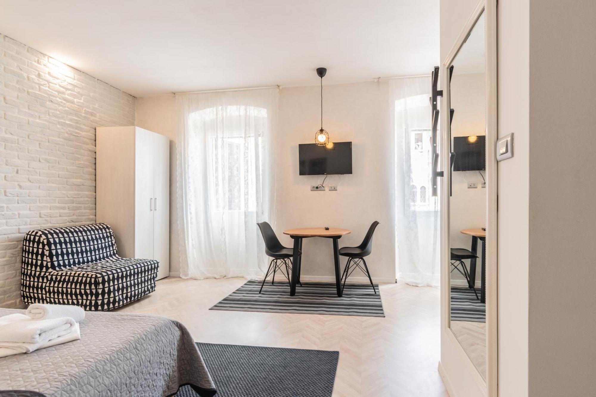 L&B Old Town Studio Apartments Pula Bagian luar foto